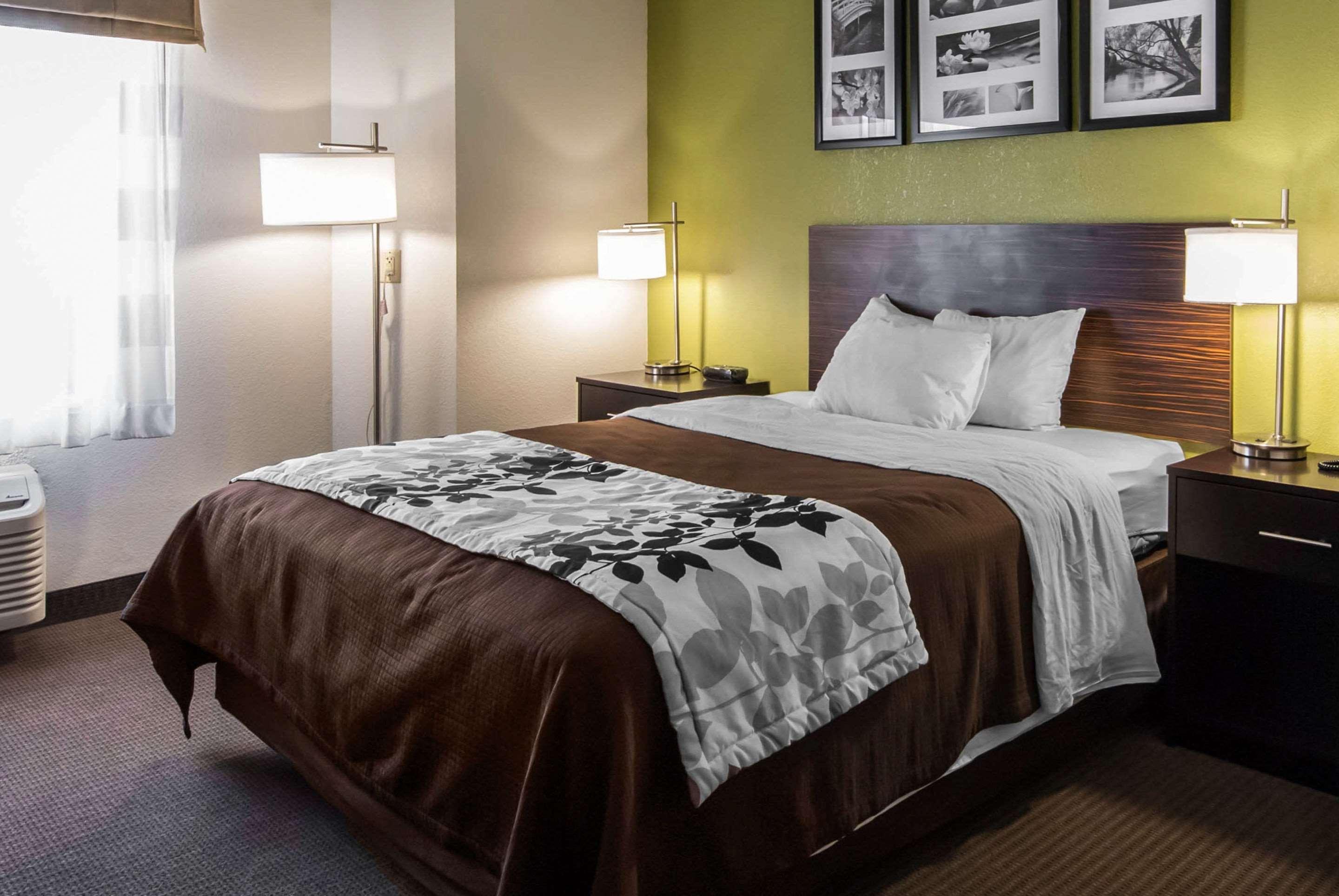 Saint Charles Sleep Inn מראה חיצוני תמונה
