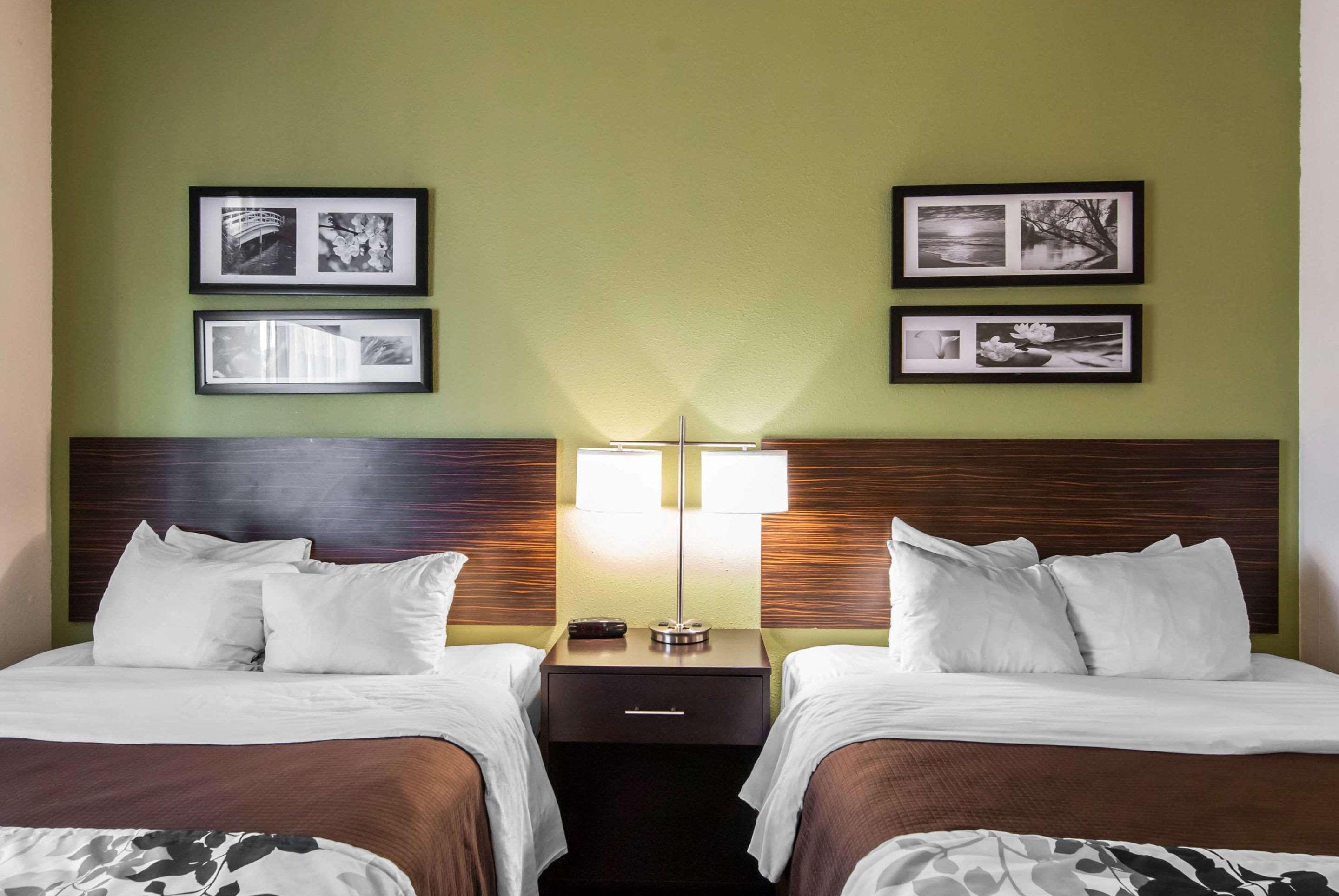Saint Charles Sleep Inn מראה חיצוני תמונה
