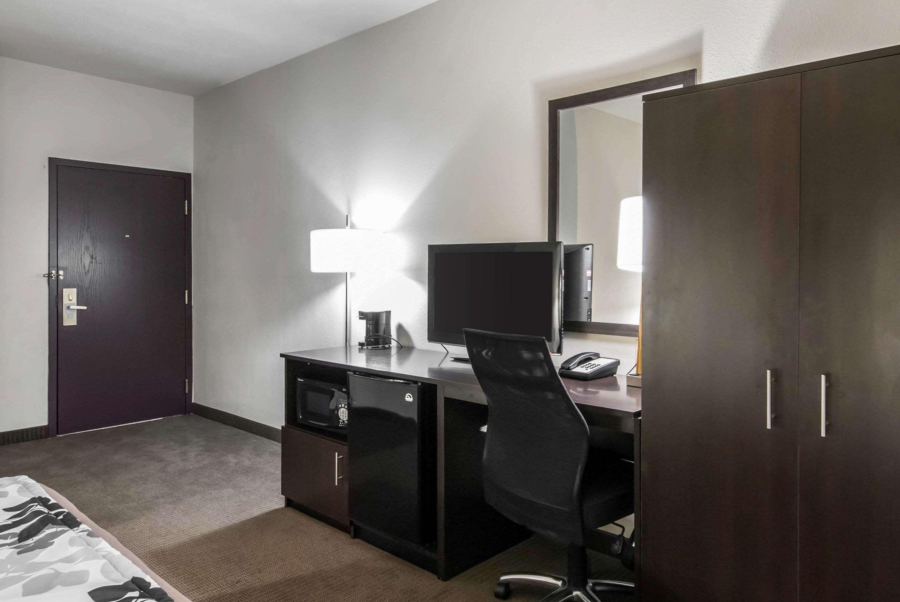 Saint Charles Sleep Inn מראה חיצוני תמונה